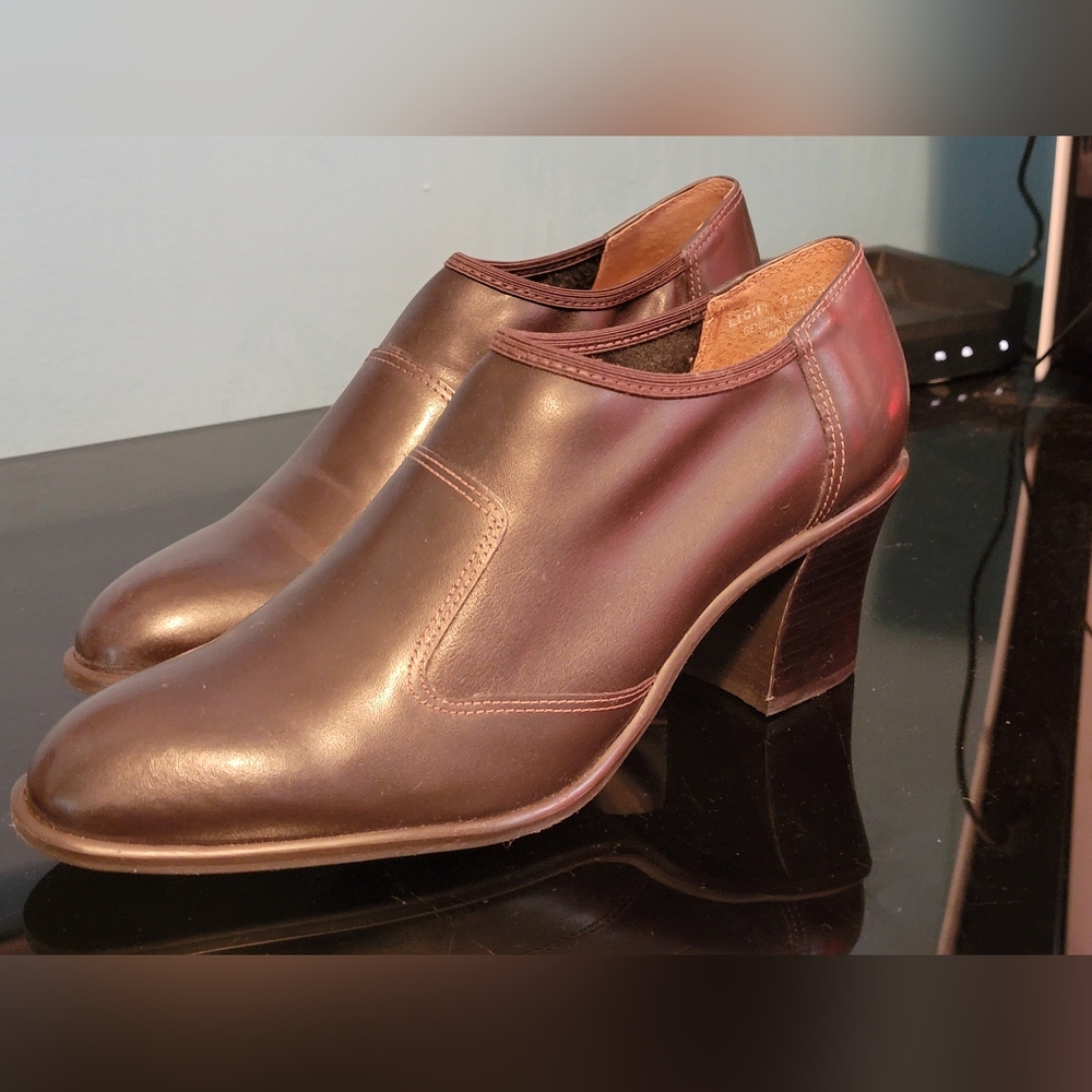 BM Bruno De Milano Womens 8m Brown Leather upper